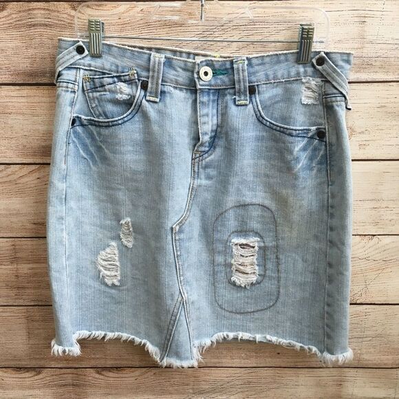 LEVIS DISTRESSED JEAN SKIRT‎ - Picture 1 of 7